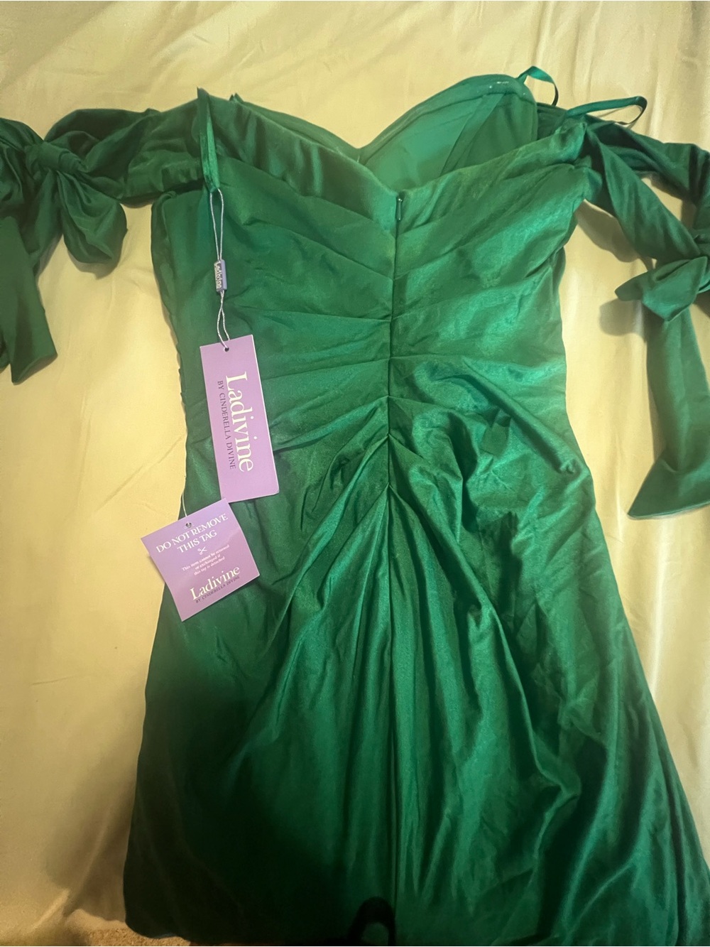 Ladivine Emerald Green Off-Shoulder Maxi Dress